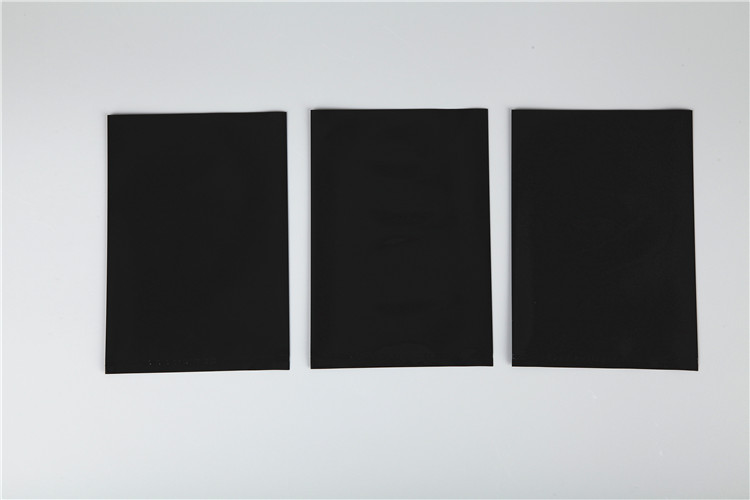 Sac en plastique noir (personnalisé)